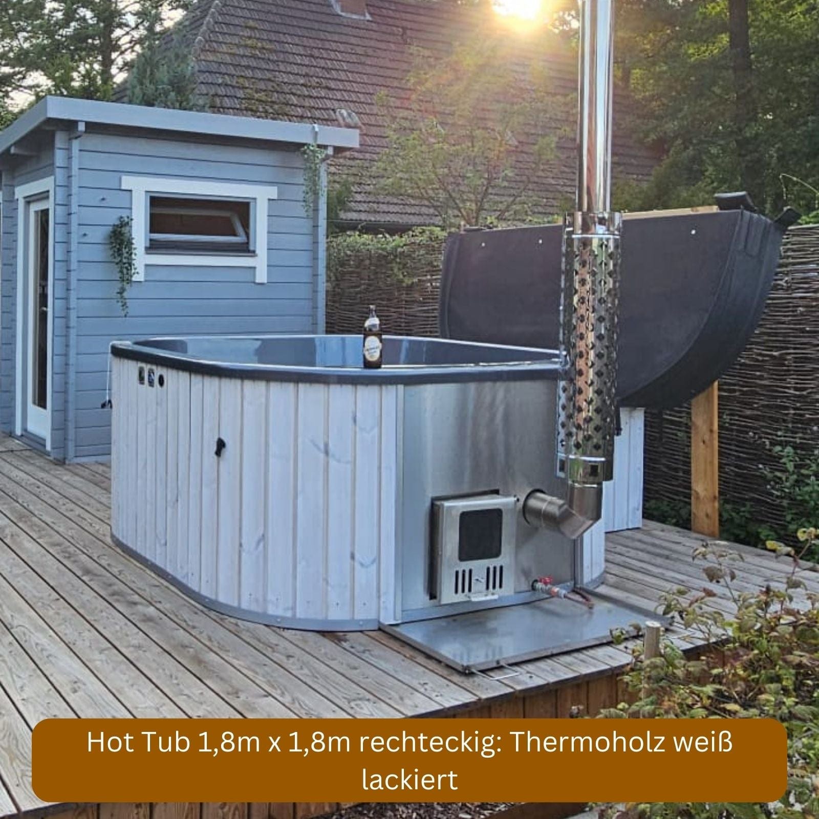 rechteckiger Hot Tub mit integriertem Ofen